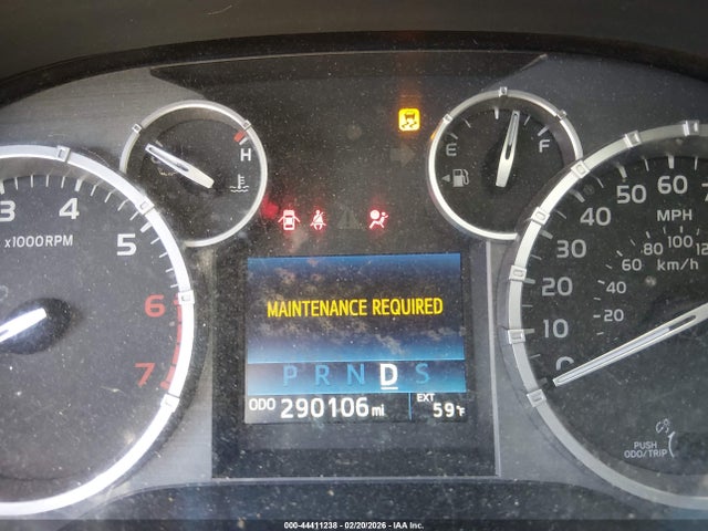 5TFUW5F12HX658306 Toyota Tundra Sr5 5.7l V8