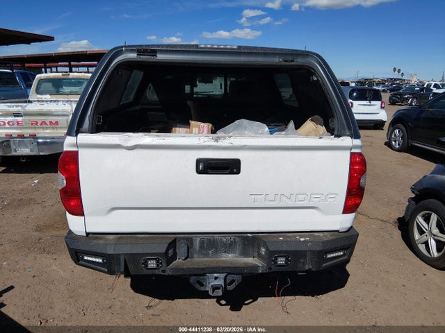 5TFUW5F12HX658306 Toyota Tundra Sr5 5.7l V8