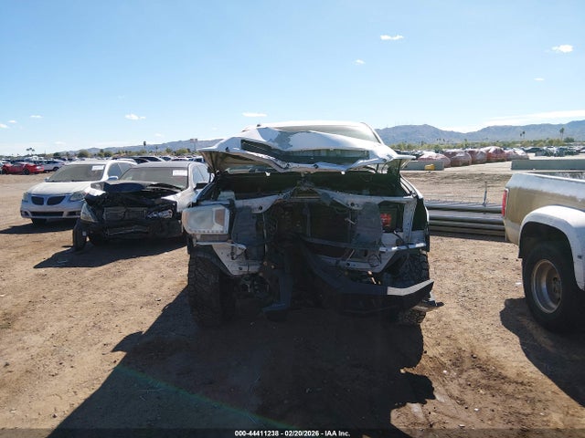 5TFUW5F12HX658306 Toyota Tundra Sr5 5.7l V8
