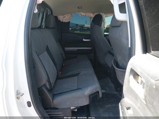 5TFUW5F12HX658306 Toyota Tundra Sr5 5.7l V8