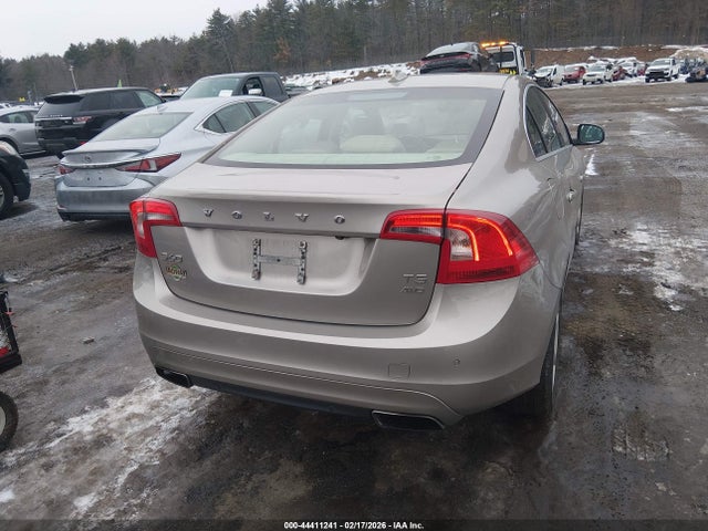 YV1612TK7G2392452 Volvo S60 T5 Premier