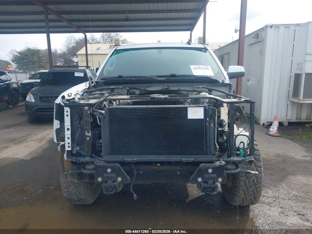 3GCUKREC0JG423290 Chevrolet Silverado 1500 2lt