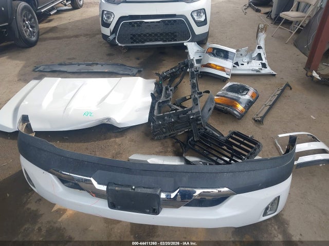 3GCUKREC0JG423290 Chevrolet Silverado 1500 2lt