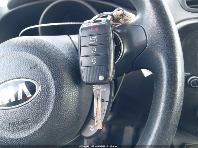 KNDJN2A25G7392914 KIA Soul