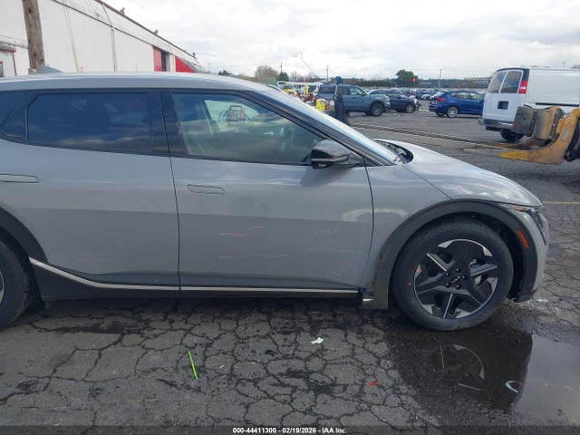 5XYC3DJC5SG011299 KIA Ev6 Light/wind/light Long Range