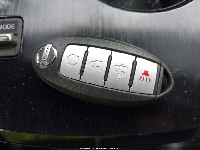 5N1AT3BA4MC827812 Nissan Rogue Sv Fwd