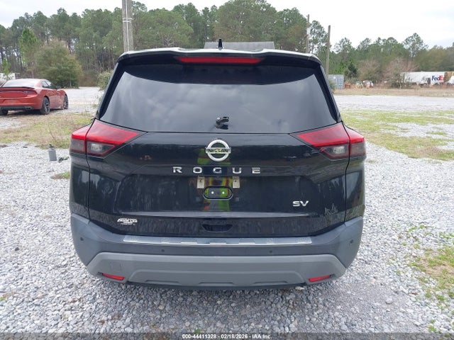 5N1AT3BA4MC827812 Nissan Rogue Sv Fwd
