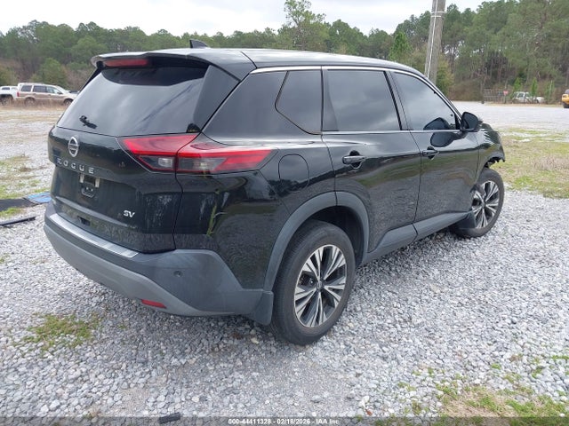 5N1AT3BA4MC827812 Nissan Rogue Sv Fwd