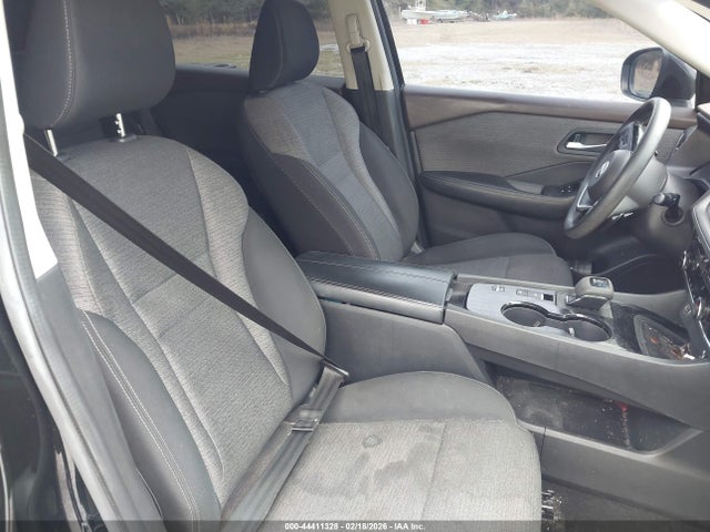 5N1AT3BA4MC827812 Nissan Rogue Sv Fwd