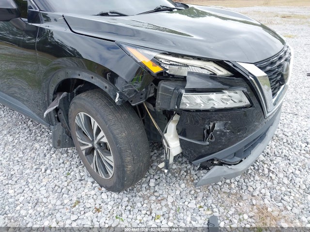 5N1AT3BA4MC827812 Nissan Rogue Sv Fwd
