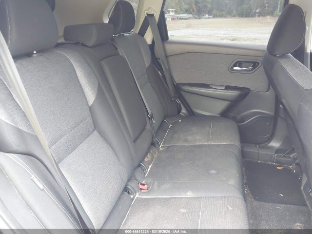 5N1AT3BA4MC827812 Nissan Rogue Sv Fwd
