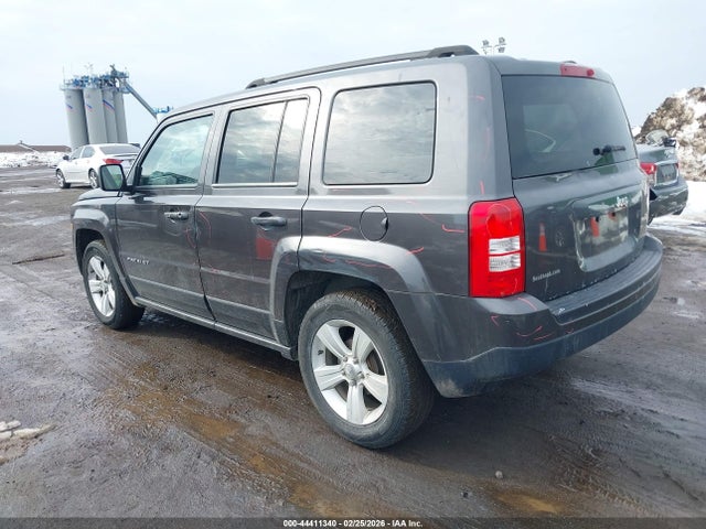 44411340 :رقم المزاد ، 1C4NJPBB2FD118238 vin ، 2015 Jeep Patriot Sport مزاد بيع