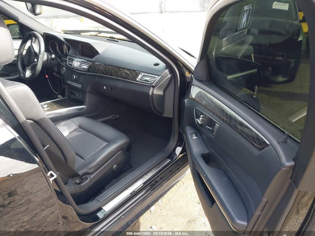 2016 MERCEDES-BENZ E 350 WDDHF5KB9GB296766 Photo 4