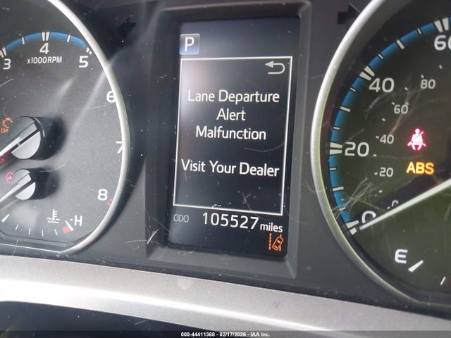 Toyota RAV4 LE 2018 JTMZFREV1JJ187484 Image 16
