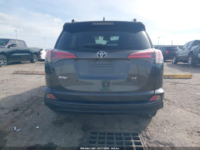 Toyota RAV4 LE 2018 JTMZFREV1JJ187484 Image 17