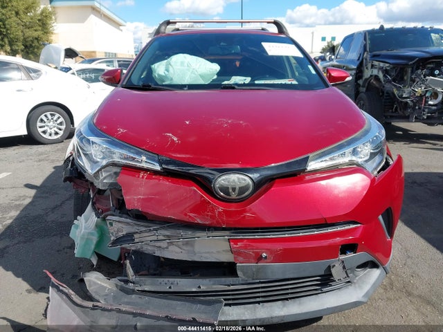 JTNKHMBX5J1001915 Toyota C-HR XLE