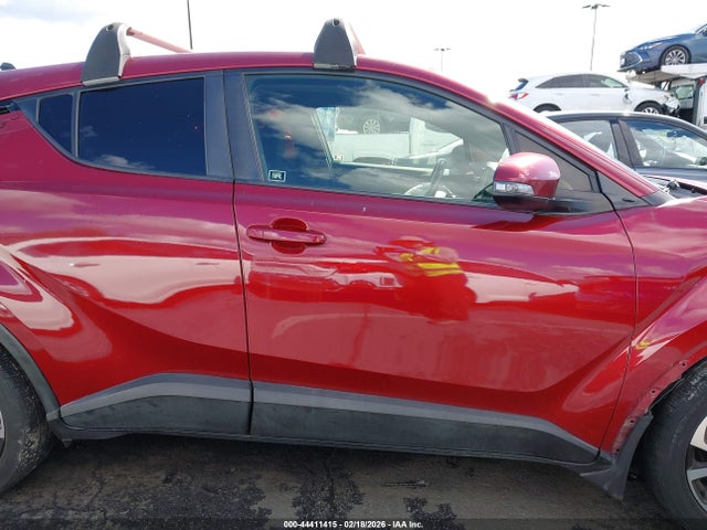 JTNKHMBX5J1001915 Toyota C-HR XLE