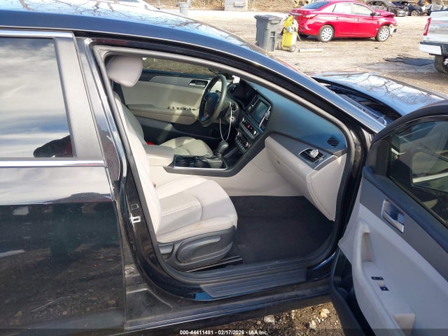 5NPE24AF8JH681152 Hyundai SONATA SE