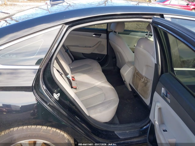 5NPE24AF8JH681152 Hyundai SONATA SE