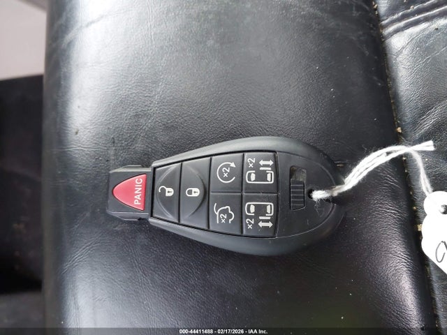 Продажа на аукционе авто 2016 Chrysler Town & Country Limited Platinum, vin: 2C4RC1GG2GR174563, номер лота: 44411488