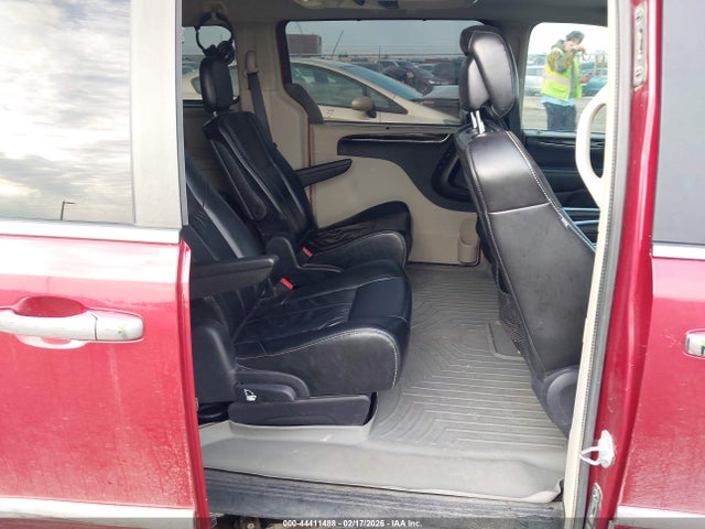 Продажа на аукционе авто 2016 Chrysler Town & Country Limited Platinum, vin: 2C4RC1GG2GR174563, номер лота: 44411488