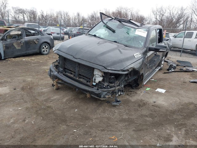 RAM 1500 2019 1C6SRFFT2KN731495 Image 2