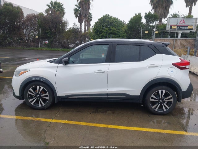3N1CP5DV9LL495689 Nissan Kicks Sr Xtronic Cvt
