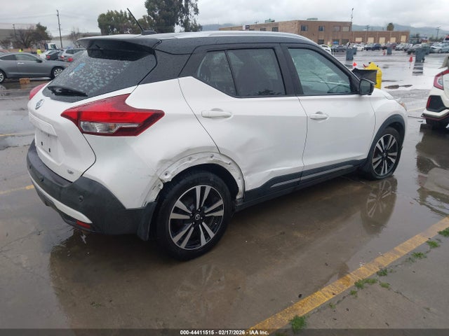 3N1CP5DV9LL495689 Nissan Kicks Sr Xtronic Cvt