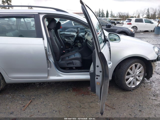 3VWPL7AJ0EM623822 Volkswagen Jetta Sportwagen 2.0l Tdi