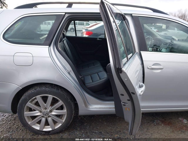 3VWPL7AJ0EM623822 Volkswagen Jetta Sportwagen 2.0l Tdi