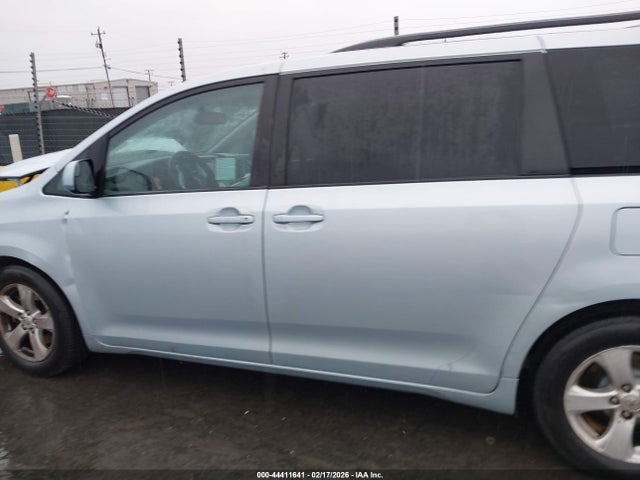 Toyota Sienna Le 8 Passenger 2016 5TDKK3DC5GS695575 Image 14