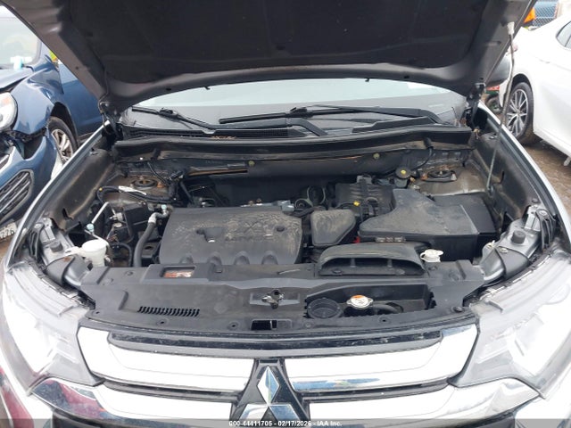 2017 MITSUBISHI OUTLANDER JA4AZ2A33HZ050620 Photo 9