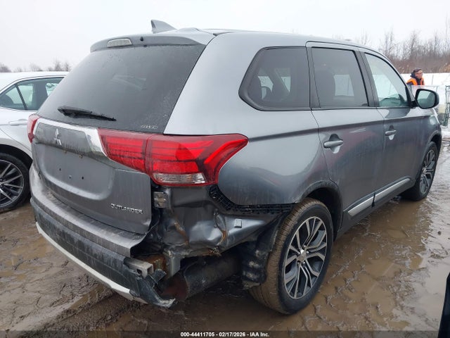 2017 MITSUBISHI OUTLANDER JA4AZ2A33HZ050620 Photo 3
