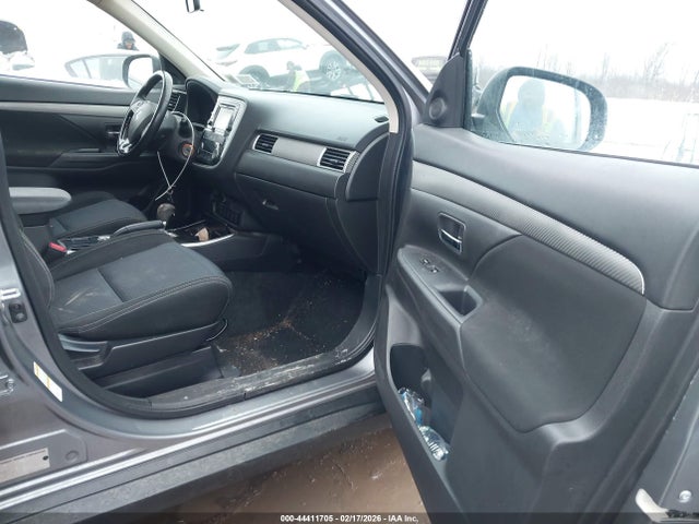 2017 MITSUBISHI OUTLANDER JA4AZ2A33HZ050620 Photo 4