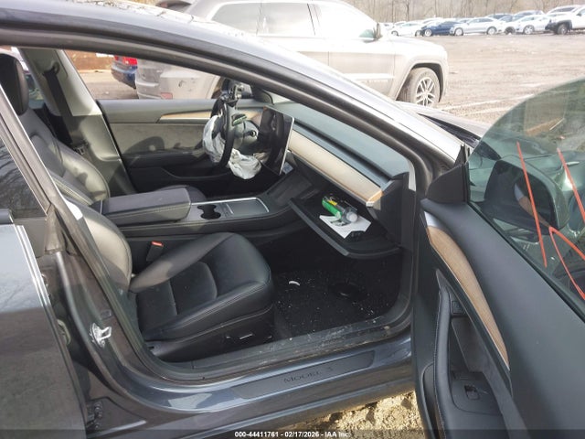 Продажа на аукционе авто 2023 Tesla Model 3 Performance Dual Motor All-wheel Drive, vin: 5YJ3E1EC1PF687699, номер лота: 44411761