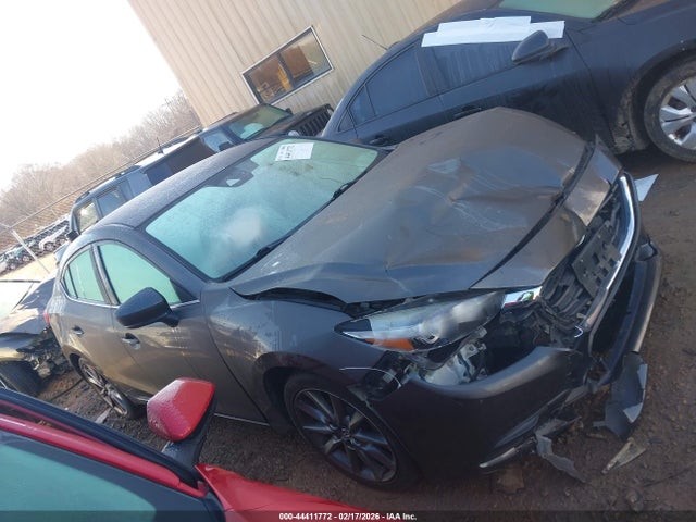 Продажа на аукционе авто 2018 Mazda Mazda3 Touring, vin: 3MZBN1V32JM177762, номер лота: 44411772