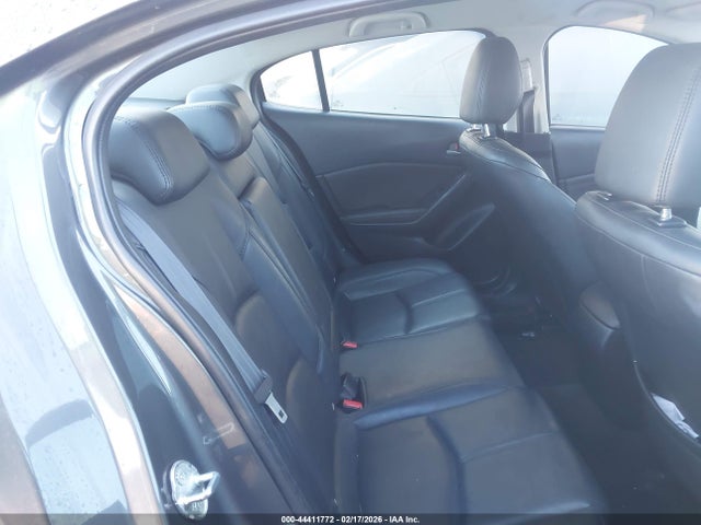 Продажа на аукционе авто 2018 Mazda Mazda3 Touring, vin: 3MZBN1V32JM177762, номер лота: 44411772