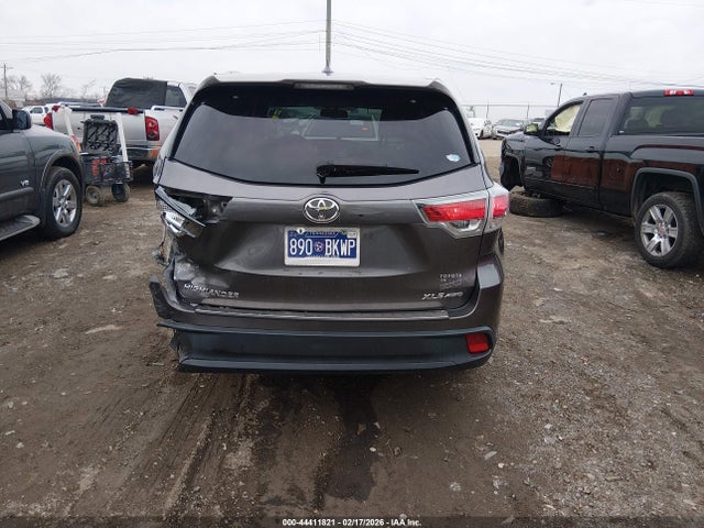 Toyota Highlander Xle V6 2015 5TDJKRFHXFS131331 Image 16