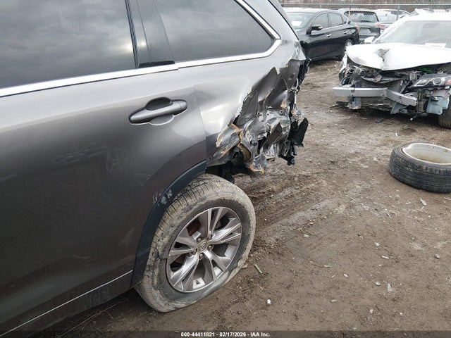 Toyota Highlander Xle V6 2015 5TDJKRFHXFS131331 Image 18