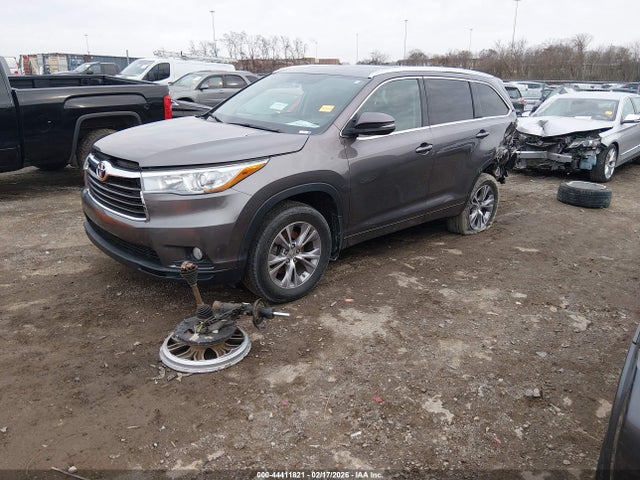Toyota Highlander Xle V6 2015 5TDJKRFHXFS131331 Image 2