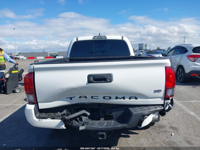 3TMBZ5DN8KM018098 Toyota Tacoma Trd Sport