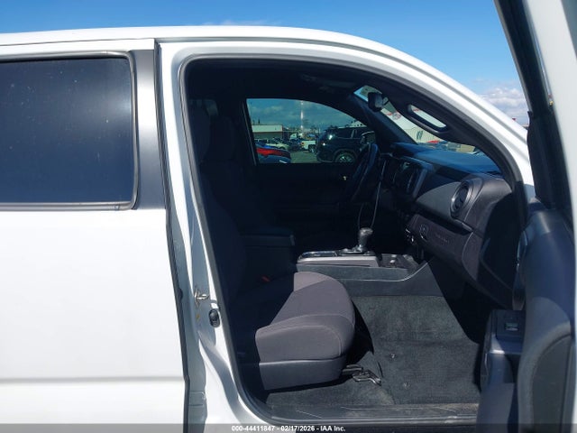 3TMBZ5DN8KM018098 Toyota Tacoma Trd Sport