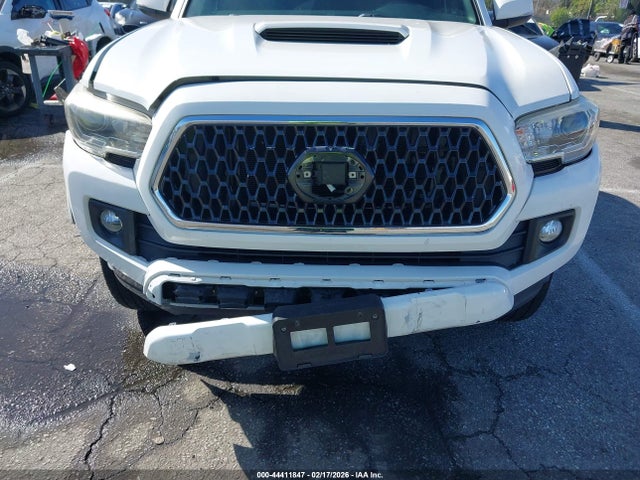 3TMBZ5DN8KM018098 Toyota Tacoma Trd Sport