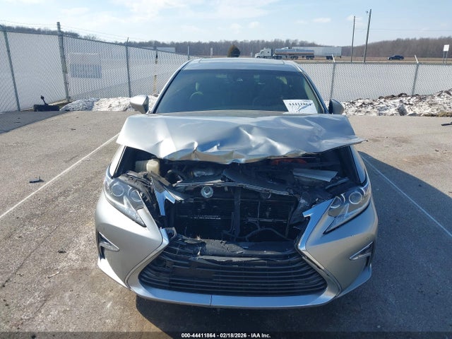 44411864 :رقم المزاد ، JTHBW1GG6H2134378 vin ، 2017 Lexus Es 300h مزاد بيع