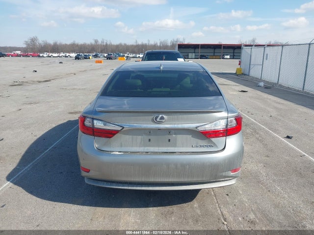 44411864 :رقم المزاد ، JTHBW1GG6H2134378 vin ، 2017 Lexus Es 300h مزاد بيع