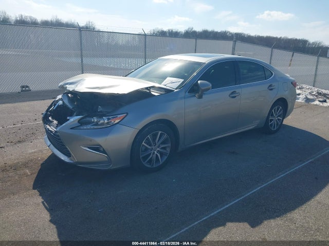 44411864 :رقم المزاد ، JTHBW1GG6H2134378 vin ، 2017 Lexus Es 300h مزاد بيع