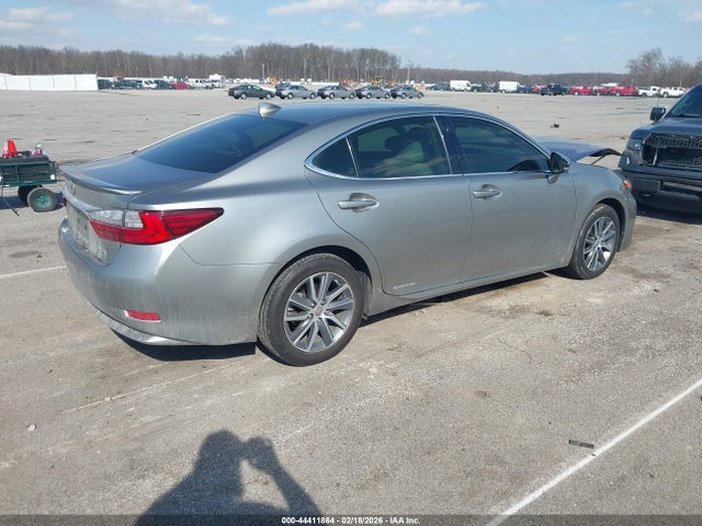 44411864 :رقم المزاد ، JTHBW1GG6H2134378 vin ، 2017 Lexus Es 300h مزاد بيع