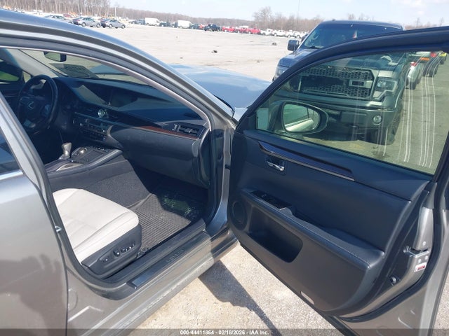 44411864 :رقم المزاد ، JTHBW1GG6H2134378 vin ، 2017 Lexus Es 300h مزاد بيع