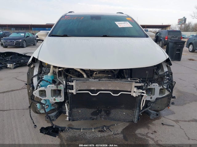 2020 Chrysler Pacifica Touring L Plus მანქანა იყიდება აუქციონზე, vin: 2C4RC1EG4LR149404, აუქციონის ნომერი: 44411879