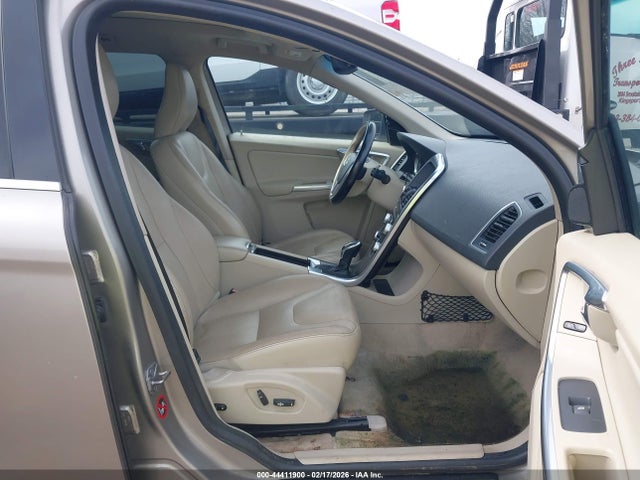 2016 VOLVO XC60 YV440MDK0G2806114 Photo 4